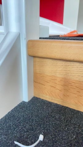 1253417-11 Angled staircase