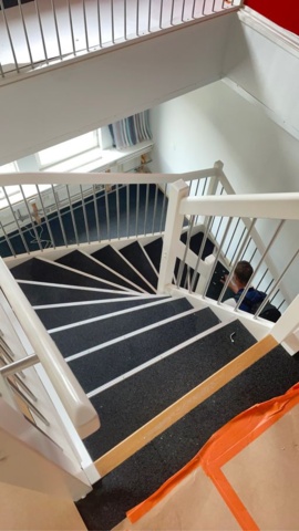 1253417-7 Angled staircase