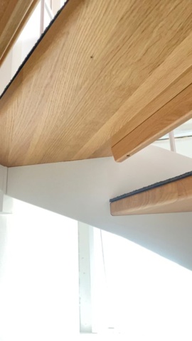 1253417-12 Angled staircase