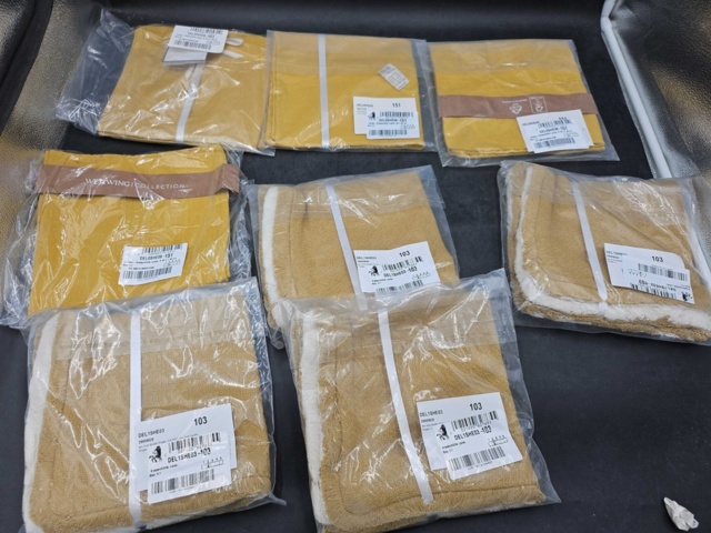 1257544-2 8 WestWing pillowcases - Shipping included