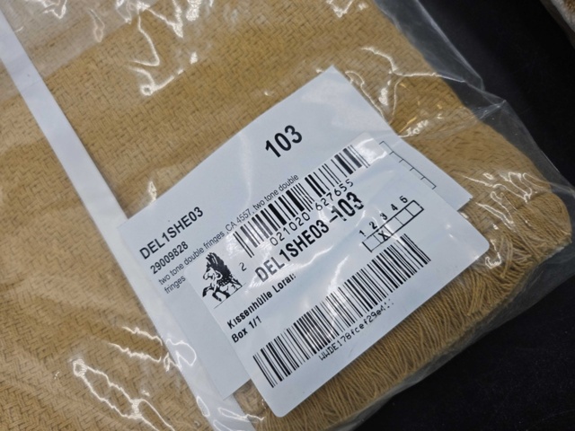 1257544-3 8 WestWing pillowcases - Shipping included