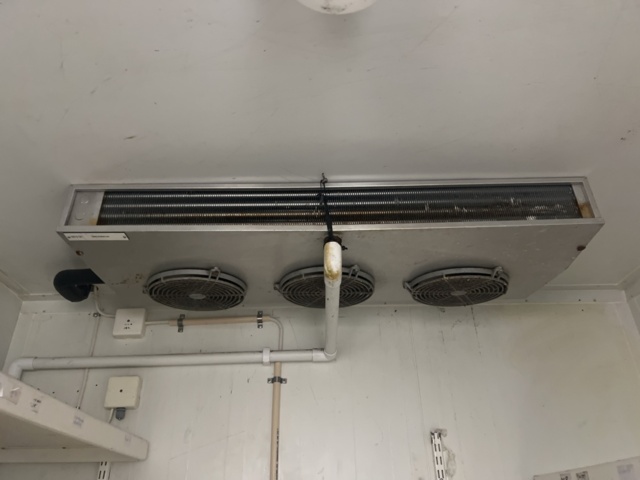 1244600-7 Refrigerator and freezer for disassembly