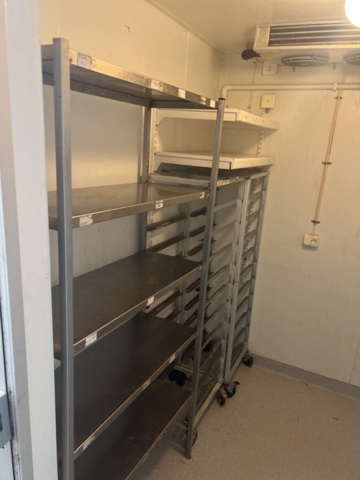 1244600-8 Refrigerator and freezer for disassembly