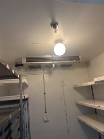 1244600-10 Refrigerator and freezer for disassembly