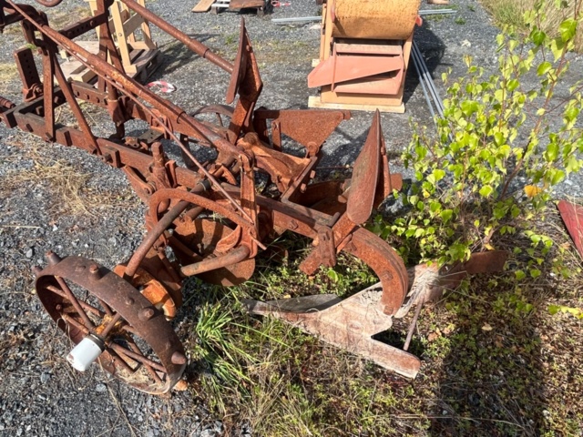 1258320-7 Towed plough, Överum