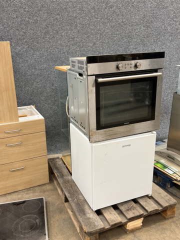 1258571-4 Disassembled kitchen with appliances