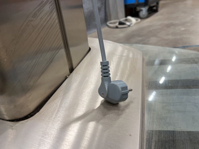 1258571-21 Disassembled kitchen with appliances