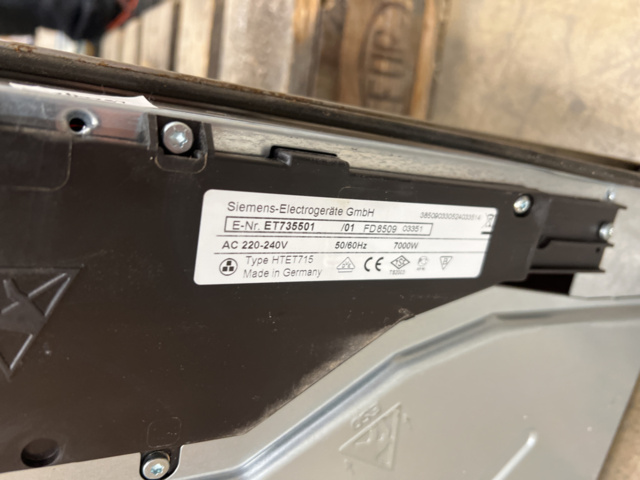 1258571-28 Disassembled kitchen with appliances