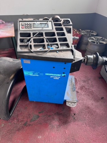 1200690-1 Wheel balancing machine Hofmann Geodyna 4300 -2005