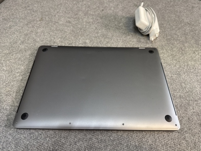 1239827-10 MacBook Pro 15” (2018), 2.9 GHz i9, 32 GB RAM, 1 TB SSD, Space Gray