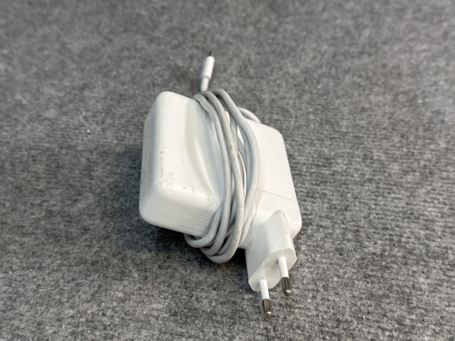 1239827-13 MacBook Pro 15” (2018), 2.9 GHz i9, 32 GB RAM, 1 TB SSD, Space Gray