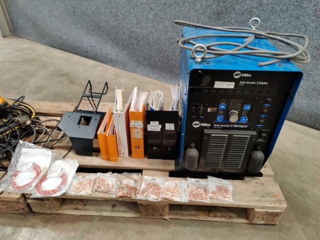 1259217-24 Welding robot Kuka KR5 R1400