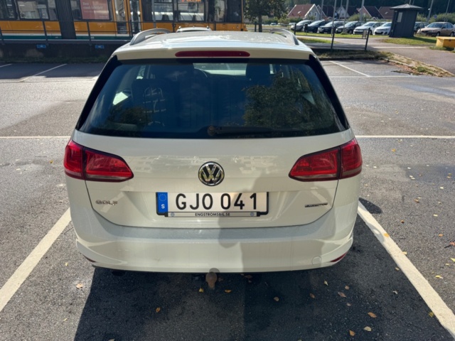 1259290-5 Volkswagen Golf Variant 1.6 TDI BlueMotion Manual, 110hp, 2014