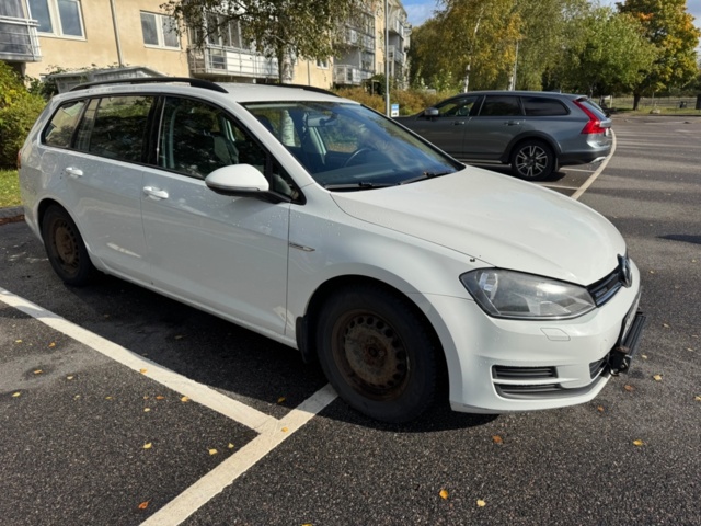 1259290-8 Volkswagen Golf Variant 1.6 TDI BlueMotion Manual, 110hp, 2014