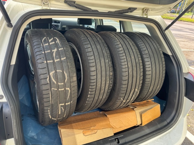 1259290-19 Volkswagen Golf Variant 1.6 TDI BlueMotion Manual, 110hp, 2014