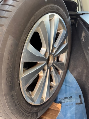 1259290-20 Volkswagen Golf Variant 1.6 TDI BlueMotion Manual, 110hp, 2014