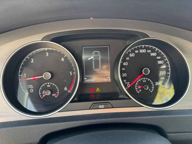 1259290-24 Volkswagen Golf Variant 1.6 TDI BlueMotion Manual, 110hp, 2014