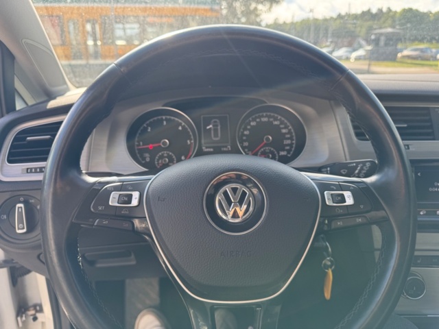 1259290-27 Volkswagen Golf Variant 1.6 TDI BlueMotion Manual, 110hp, 2014