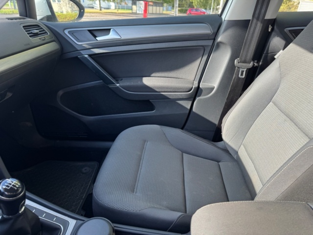 1259290-31 Volkswagen Golf Variant 1.6 TDI BlueMotion Manual, 110hp, 2014