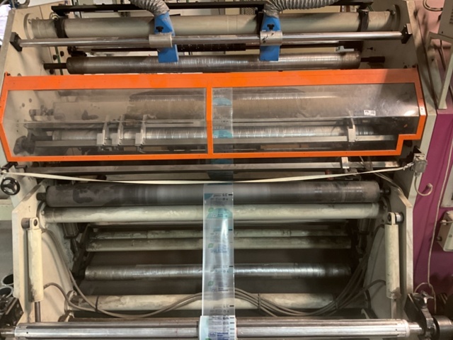 1206587-8 SLITTER Roller cutter with folding stand