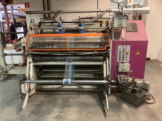 1206587-19 SLITTER Roller cutter with folding stand