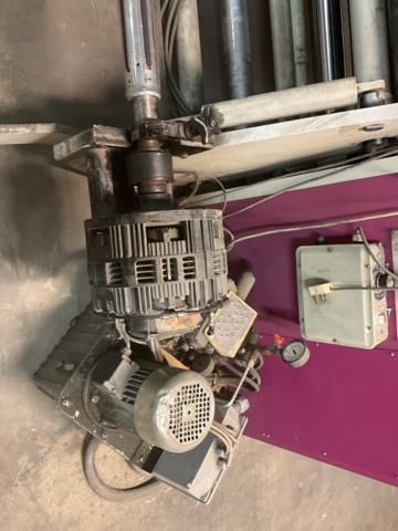 1206587-20 SLITTER Roller cutter with folding stand