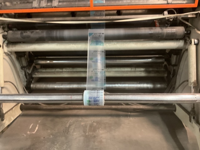 1206587-22 SLITTER Roller cutter with folding stand