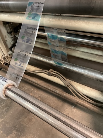 1206587-27 SLITTER Roller cutter with folding stand