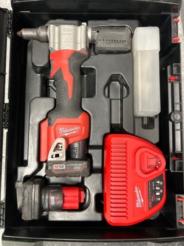 Milwaukee pop riveter - PS Auction - We value the future - Largest in ...