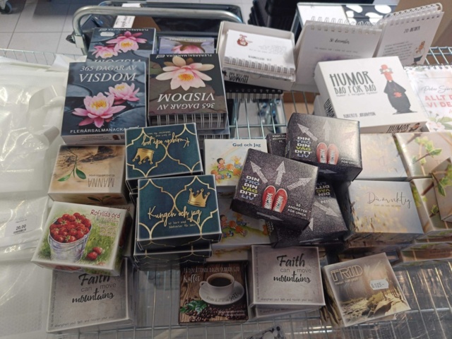 1130426-4 Lot with courtship cards, calling cards, almanac and more