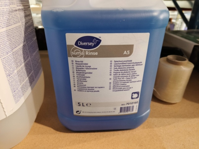 1237026-9 Kassaskrin, städartiklar och påsar