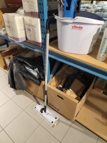 1237026-14 Kassaskrin, städartiklar och påsar