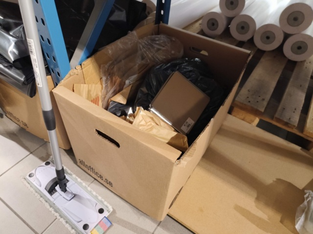 1237026-17 Kassaskrin, städartiklar och påsar