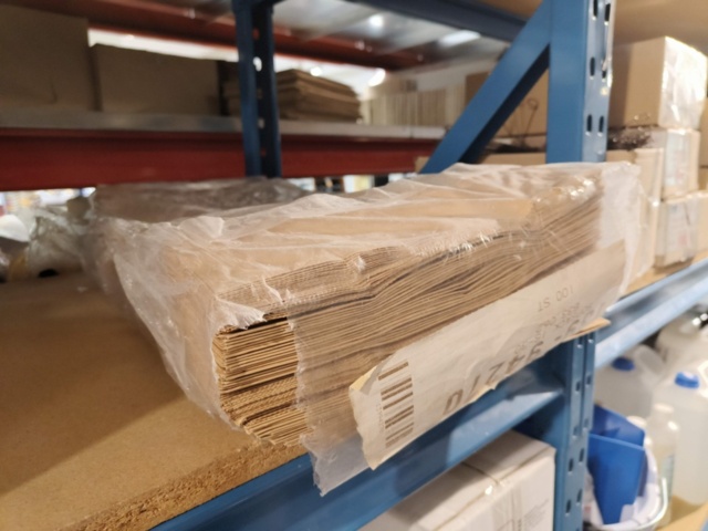 1237026-29 Kassaskrin, städartiklar och påsar