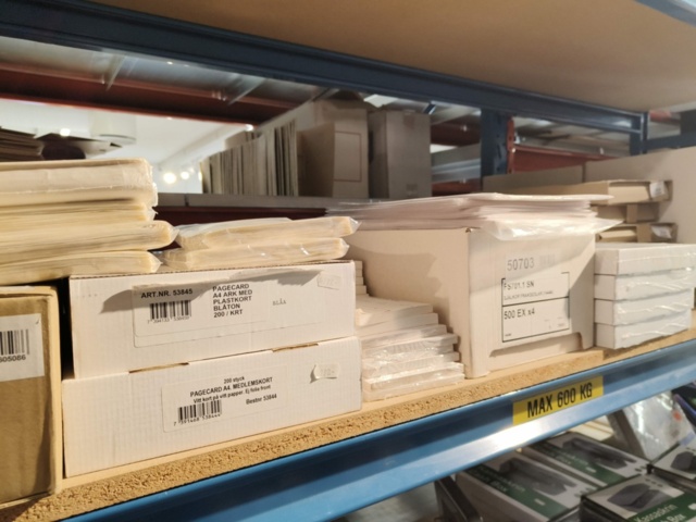 1237026-33 Kassaskrin, städartiklar och påsar