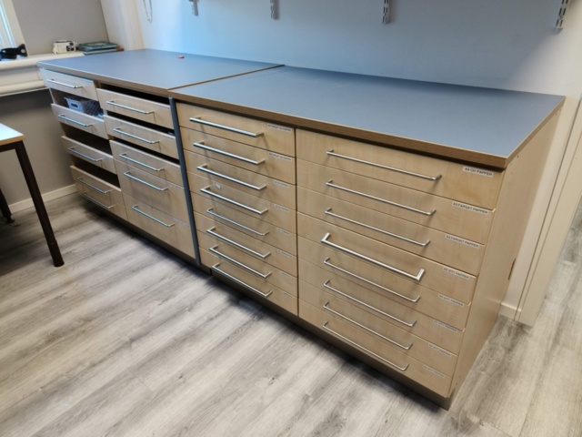 1237053-1 Boxed boxes with contents 2 pcs