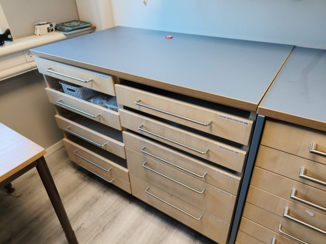 1237053-3 Boxed boxes with contents 2 pcs