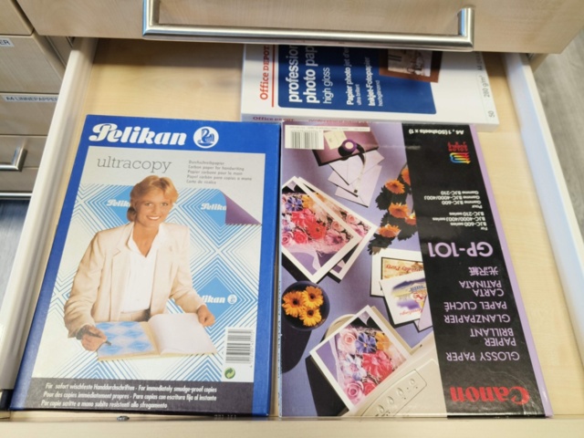 1237053-8 Boxed boxes with contents 2 pcs