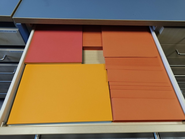 1237053-12 Boxed boxes with contents 2 pcs