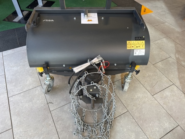 1239903-4 Stiga Park Pro Hydraulic Sweeper SWR 1402 H - 100 cm Working width