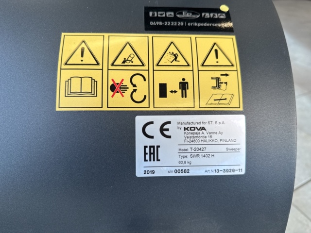 1239903-7 Stiga Park Pro Hydraulic Sweeper SWR 1402 H - 100 cm Working width