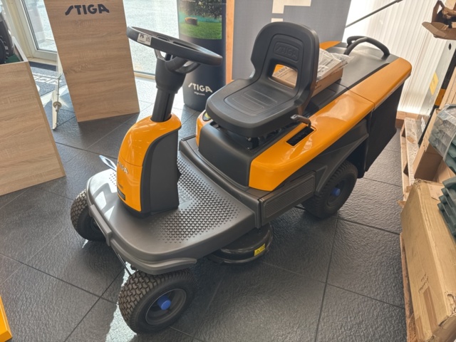 1239907-3 Stiga Swift 372e Battery Powered Garden Tractor with 72 cm Cutting Width