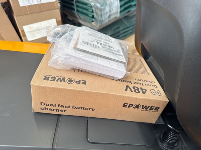 1239907-9 Stiga Swift 372e Battery Powered Garden Tractor with 72 cm Cutting Width