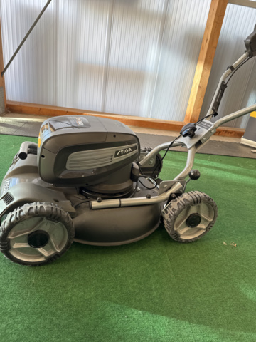 1239911-4 Stiga Multiclip Pro 950 SX AE Battery Powered Lawnmower with Multiclip function