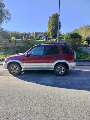 1260204-9 Suzuki Grand Vitara 5-door 2.0 TD 4WD Manual, 109hp, 2001