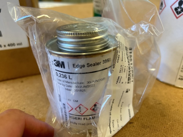 1237420-6 Loctite and car paint