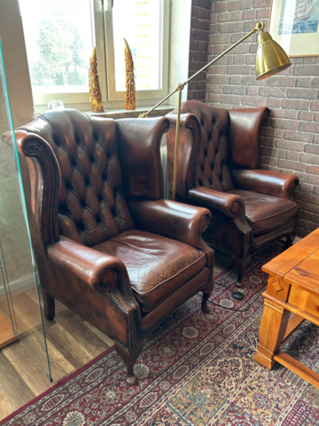 1250472-8 Chesterfield green and brown armchairs including small table