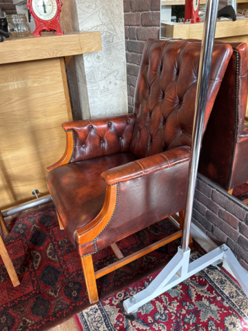 1250472-14 Chesterfield green and brown armchairs including small table