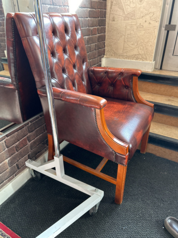 1250472-15 Chesterfield green and brown armchairs including small table