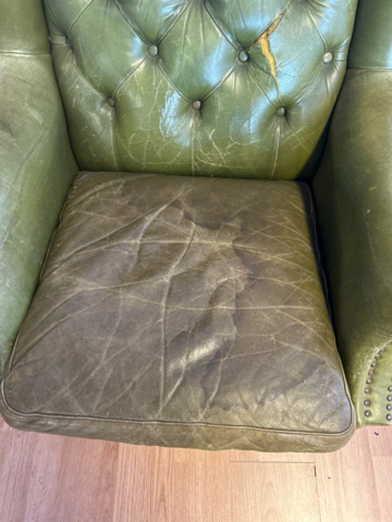 1250472-26 Chesterfield green and brown armchairs including small table